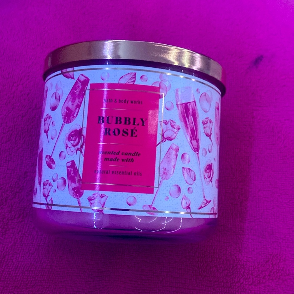 Bubbly rose bath & body works candle